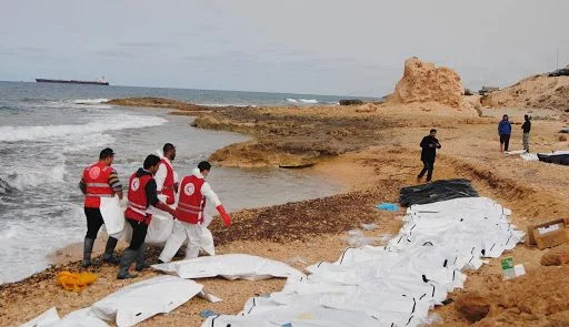 کشف اجساد ۲۷ پناهجوی غرق شده در سواحل غرب لیبیا