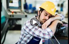ویدیو خوایبدن کارگر کار 226x145 - ویدیو/ عاقبت خوابیدن کارگر در حین انجام کار