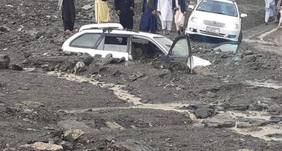 جاری شدن سیلاب‌های مرگبار در ولایت هرات