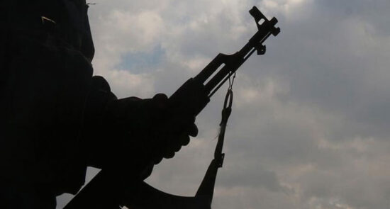 مسلح 550x295 - حمله افراد مسلح بالای یک ورزشکار مبارزات آزاد در کابل
