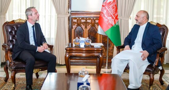 دیدار سرپرست وزارت امور خارجه با سفیر جمهوری فرانسه مقیم کابل
