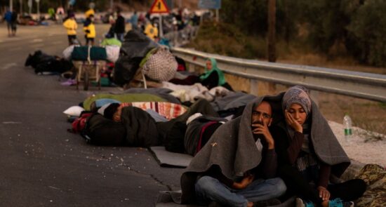پناهجو  550x295 - آیا حکومت جرمنی به آواره گی هزاران پناهجو در جزیره لیسبوس یونان پایان می دهد؟