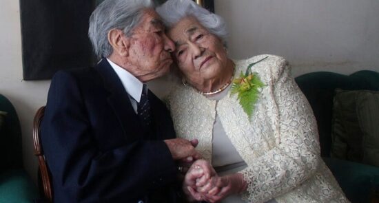 راز زنده گی موفقِ پیرترین زوج دنیا