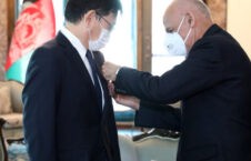 اشرف غنی میتسوجی سوزوکا 226x145 - اعطای مدال دولتی غازی میر مسجدی خان به سفیر جاپان در افغانستان