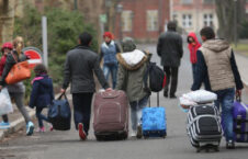مهاجرین 226x145 - نگرانی مقامات اروپایی از افزایش روند مهاجرت باشنده گان افغان