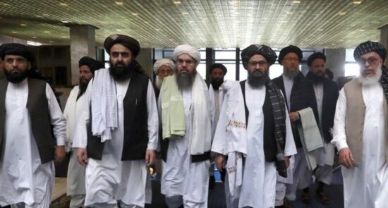 طالبان 3 550x295 - هیئت طالبان به رهبری ملابرادر وارد ترکمنستان شد