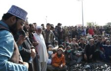مظاهره پاکستان فرانسه 10 226x145 - تصاویر/ اخراج سفیر فرانسه شرط پایان مظاهره کننده گان در پاکستان