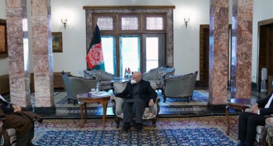 دیدار رییس جمهوری اسلامی افغانستان با رییس پیشین شورای عالی صلح