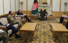 اشرف غنی راس ویلسن سکات میلر 226x145 - دیدار رییس جمهور غنی با شارژدافیر سفارت امریکا در کابل و قوماندان عمومی ماموریت حمایت قاطع