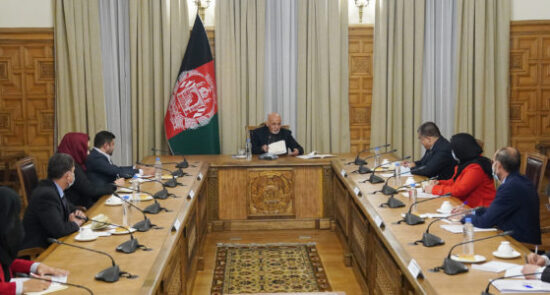 دیدار رییس جمهوری اسلامی افغانستان با رییس و اعضای کمیسیون مبارزه علیه فساد اداری