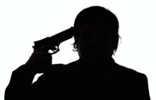 خودکشی 226x145 - آمار هولناک از شمار خودکشی در میان نظامیان امریکایی طی 20 سال گذشته