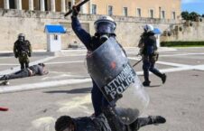 پولیس یونان 226x145 - تصویر/ درگیری پولیس یونان با محصلین