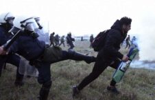 یونان پولیس 226x145 - واکنش وزیر امور مهاجرت یونان به برخورد غیر انسانی نیروهای سرحدی این کشور با پناهجویان