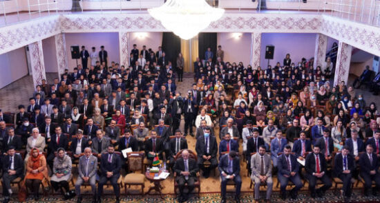 دیدار رییس جمهور غنی با شماری از افغان های مقیم تاجکستان