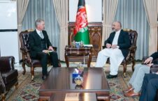 محمد حنیف اتمر آرنوت پاولز 226x145 - حمایت اتحادیه اروپا از صلح پایدار و عادلانه در افغانستان