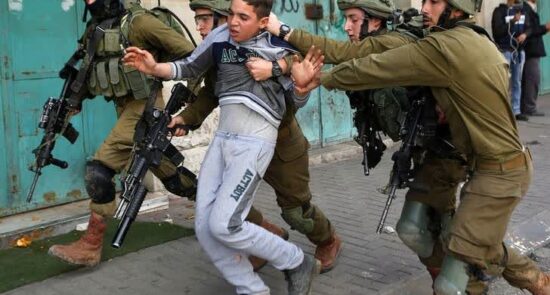 جنایات اسراییل 8 550x295 - قتل وحشیانه 3 جوان فلسطینی به دست نظامیان اسراییلی