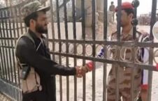 تصویر/ برخورد صمیمانه نظامیان پاکستانی با پولیس سرحدی طالبان