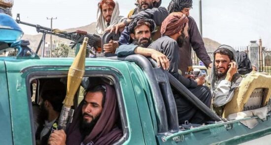 پاکستان طالبان 550x295 - درخواست دپلومات‌های کشور از سازمان ملل درباره تجاوزات پاکستان بر افغانستان