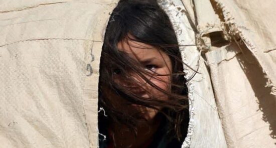 دختر 2 550x295 - گزارشی تکان‌دهنده از فروش دختران در افغانستان