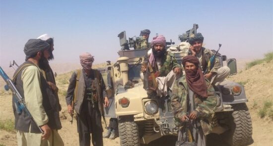 طالبان 2 550x295 - ابراز نگرانی وزیر امور خارجه روسیه از دسترسی طالبان به تجهیزات نظامی ناتو
