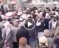 ویدیو/ لت و کوب مردم در مقابل دروازه کابل بانک ولایت بدخشان