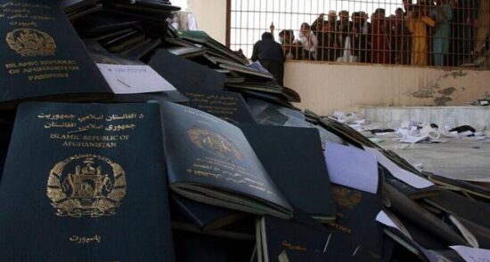 پاسپورت 550x295 - رتبه افغانستان در لست کم اعتبارترین پاسپورت های دنیا