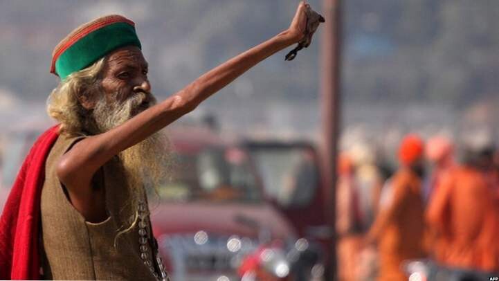 عمار بهاراتی - روش عجیب یک مرد برای اثبات فداکاری به خدای هندو! + عکس