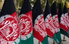 بیرق افغانستان 226x145 - انتقاد باشنده گان کشور از حذف بیرق سه رنگ از اداره‌های دولتی