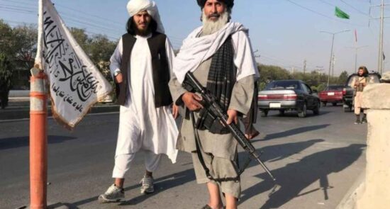 طالبان 3 550x295 - طالبان پس از به قدرت رسیدن جان چند فرد ملکی را گرفته اند؟