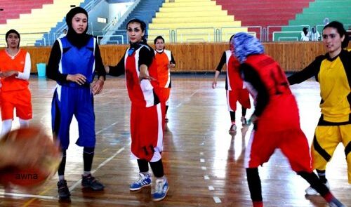 زن ورزش 500x295 - برخورد ناشایست طالبان با بانوان ورزشکار افغان