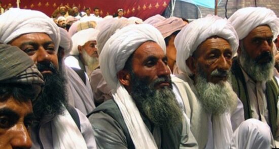 ملا امام 550x295 - دستور عجیب ریاست حج و اوقاف طالبان برای غزنی به ملا امامان مساجد!
