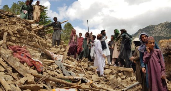 زلزله 1 550x295 - مساعدت ۳٫۵ ملیون پوندی بریتانیا به زلزله زدگان افغانستان