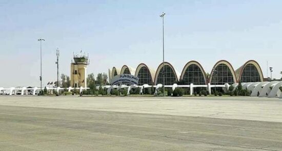 میدان هوایی کندهار 550x295 - استعفای شماری از کارمندان میدان هوایی کندهار در اعتراض به بی کفایتی حکومت طالبان