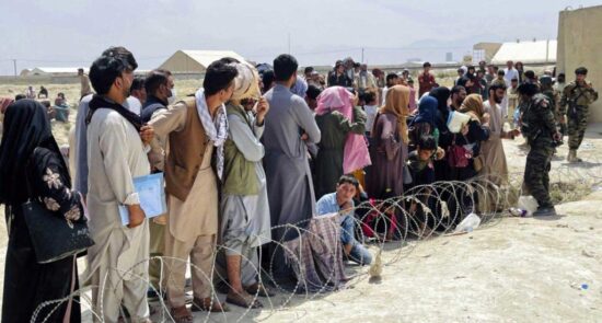 عفو بین‌الملل: سوءاستفاده پاکستان از مهاجران افغان به عنوان ابزار سیاسی