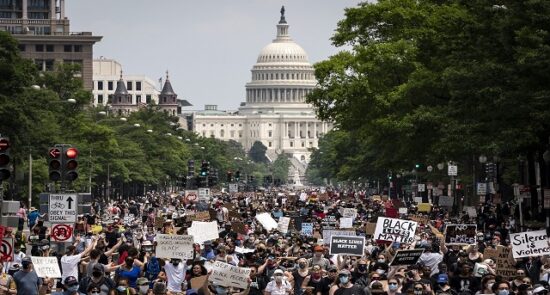تظاهرات امریکا 550x295 - تظاهرات صد‌ها تن از فعالان اجتماعی در امریکا