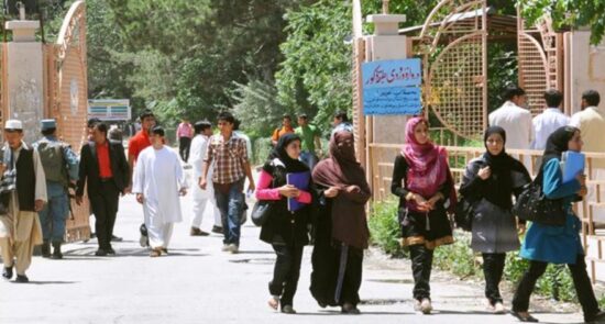 پوهنتون‌ 550x295 - هشدار سازمان ملل از قطع کمک‌های جهانی در صورت تداوم ممنوعیت کار و تحصیل زنان افغان
