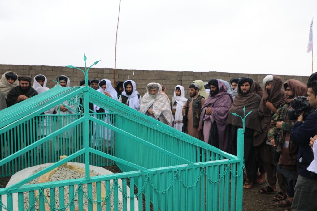 ملا عمر 1024x683 - انتشار نخستین تصویر از قبر ملا محمد عمر رهبر پیشین طالبان