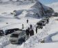 گرفتاری ده‌ها مسافر به دلیل بارش سنگین برف در شاهراه غور- کابل