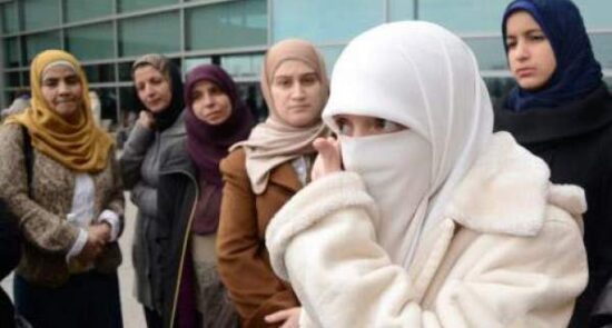 مسلمان 550x295 - گزارشی تلخ از وضعیت مسلمانان در کانادا