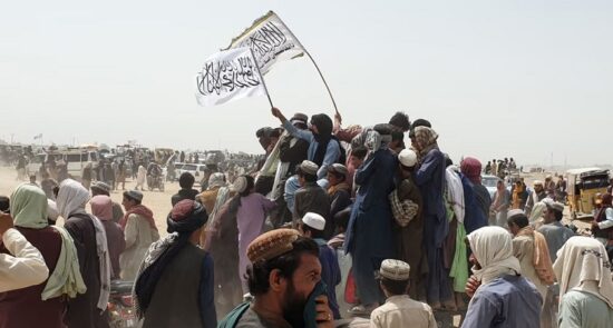 عدم مخالفت مقامات طالبان به اقدامات اخیر پاکستان برای رفت و آمدها در خط دیورند