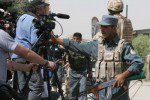 خشونت علیه خبرنگاران 150x100 - دولت در راستای حفظ امنیت جان خبرنگاران بی تفاوت است