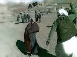 دره زدن یک زن توسط طالبان در ولایت سرپل