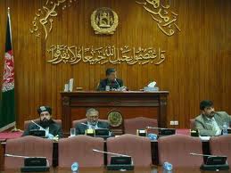 مجلس افغانستان وزراي پيشنهادي کرزاي را تائيد کرد - مشرانو جرگه محکوم کرد