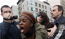 پلیس آمریکا 100 تظاهرات کننده جنبش اشغال وال‌استریت را بازداشت کرد