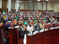 پارلمان1 - این پارلمان، 6 میلیارد افغانی نمی ارزد!