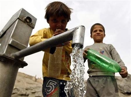 تامین آب آشامیدنی برای ده ها خانواده در بامیان
